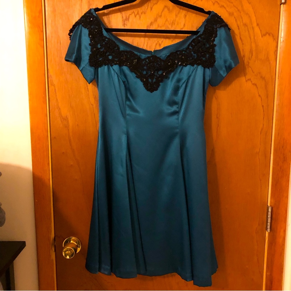 Formal Green Dress with Black Beaded Collar - Picture 2 of 7